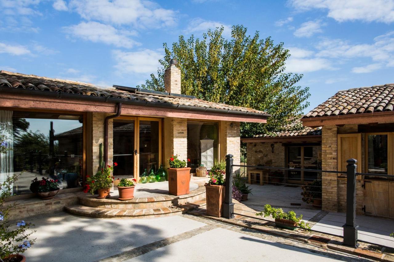 B&B Il Cavallino Civitanova Alta Buitenkant foto
